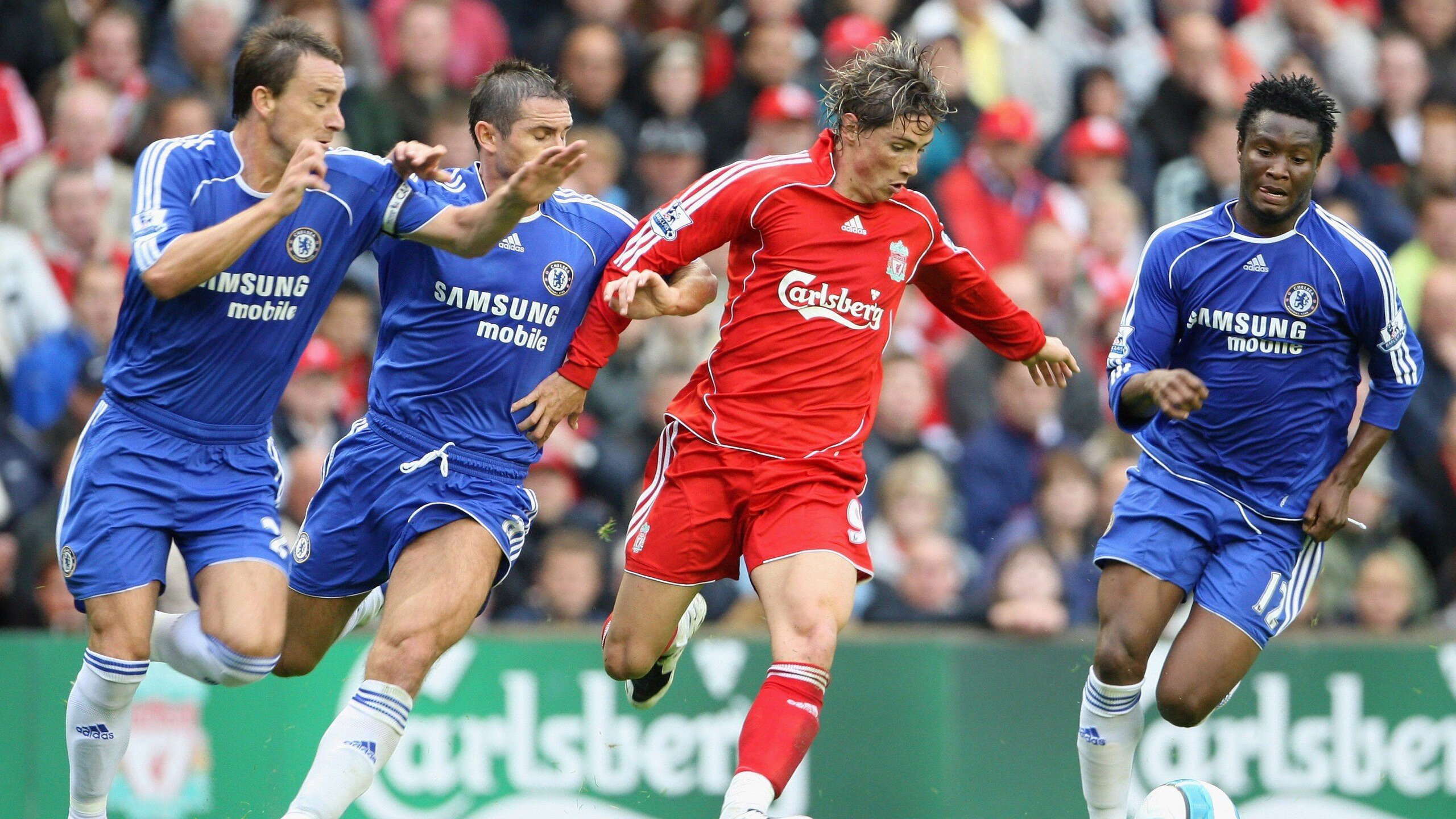 荷兰队在国际友谊赛中展现强大实力，士气高昂